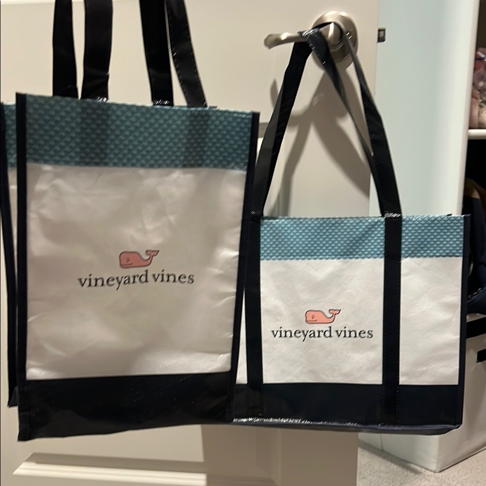 Vineyard Vines Navy and White Tote Set